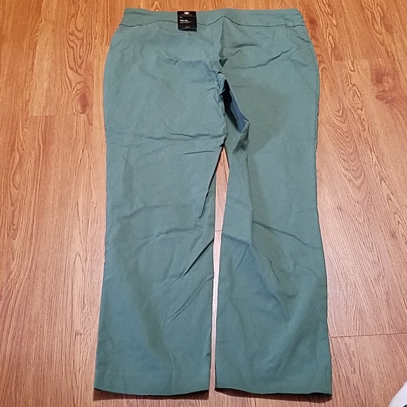 JM Collection Studded Pull-On Tummy Control Pants - Picture 6 of 7